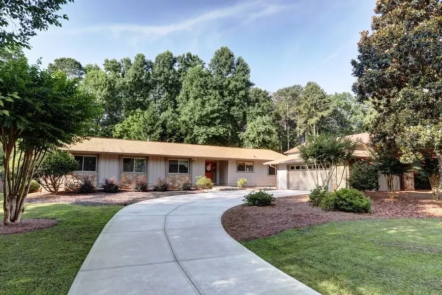 3212 GREENFIELD DR, Marietta, GA 30068