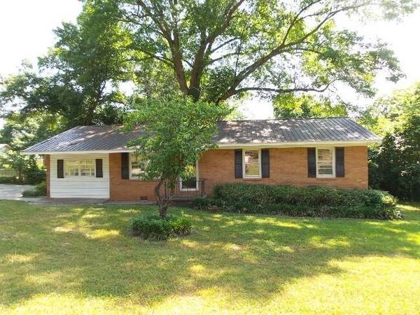 126 PINE ST SW, Calhoun, GA 30701