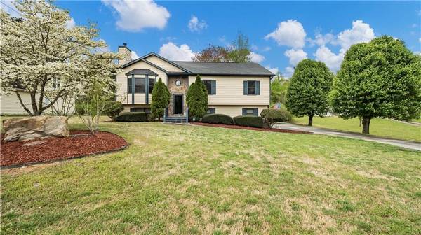 4818 Eagle Watch DR, Flowery Branch, GA 30542