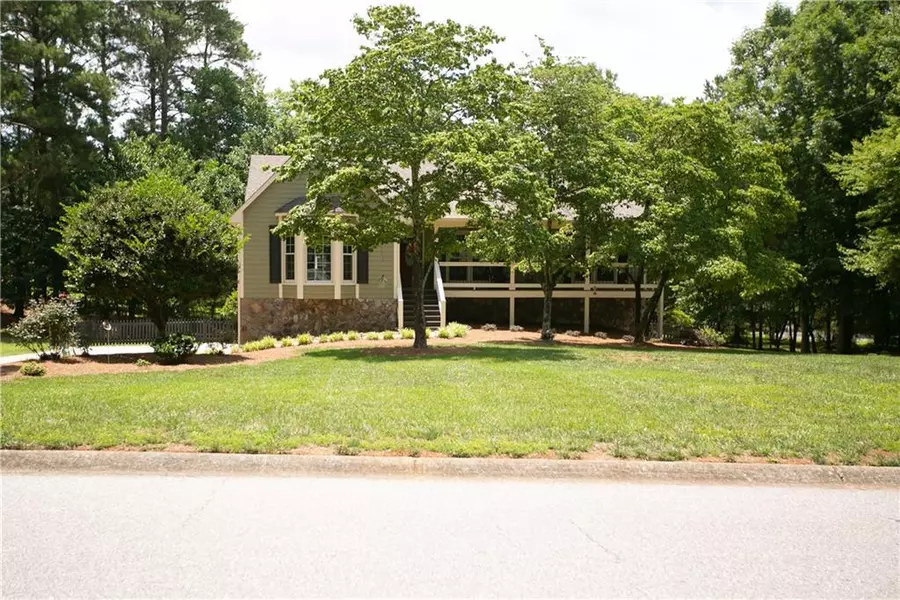 325 West LN, Woodstock, GA 30188