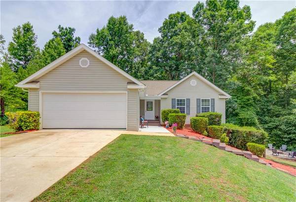 823 Sycamore Hill LN, Clarkesville, GA 30523