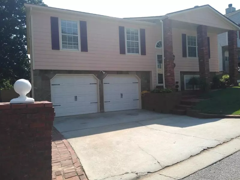 5550 Emerald GLN, Stone Mountain, GA 30088