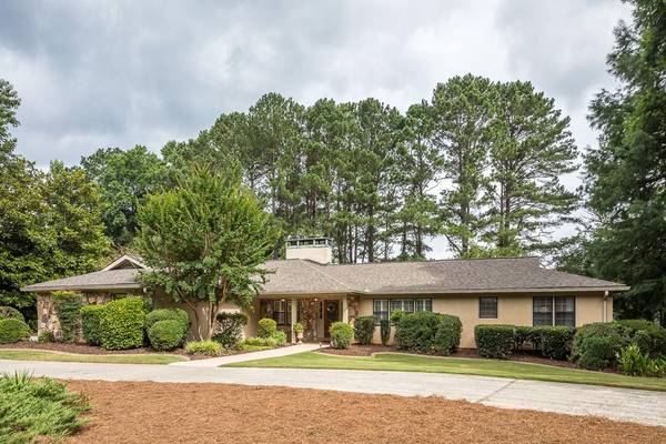 1005 Oakhaven DR, Roswell, GA 30075