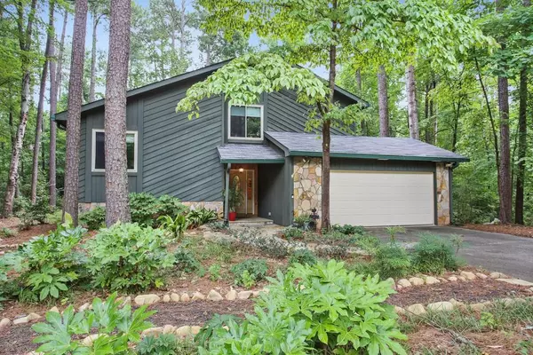 9700 HILLSIDE DR, Roswell, GA 30076