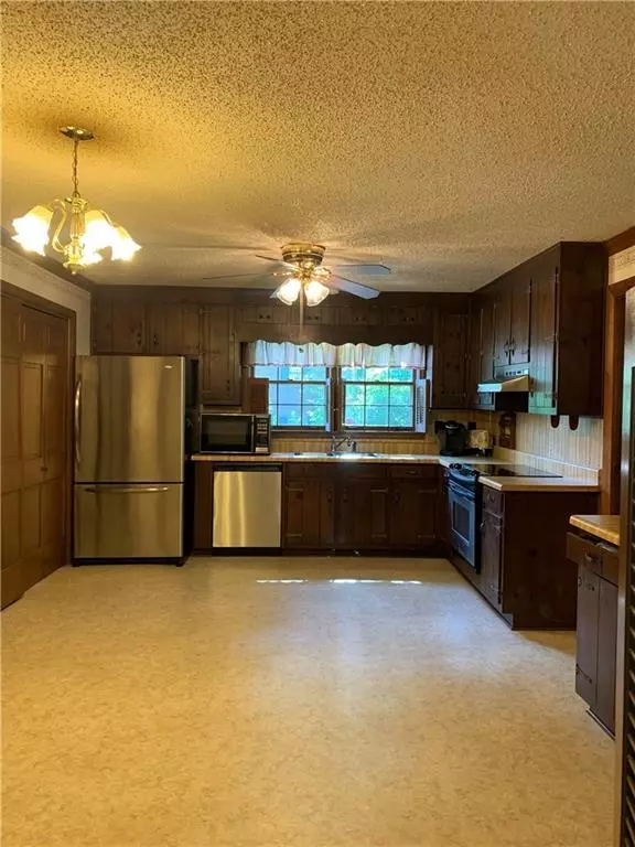 Austell, GA 30106,4129 Down DR