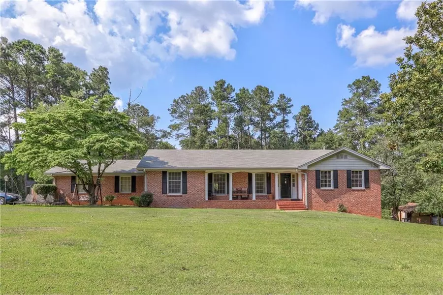 282 Russell RD, Winder, GA 30680