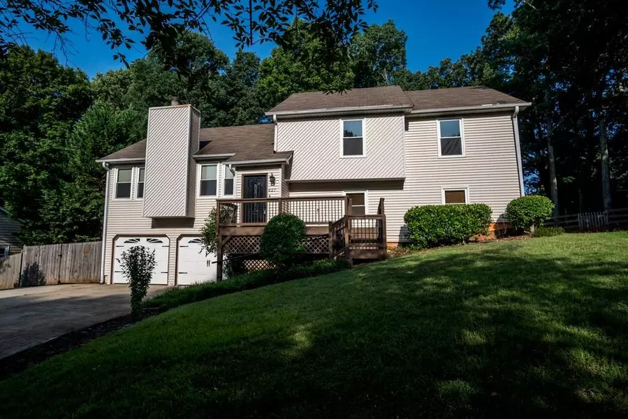 627 Sunshine TRCE NW, Acworth, GA 30102