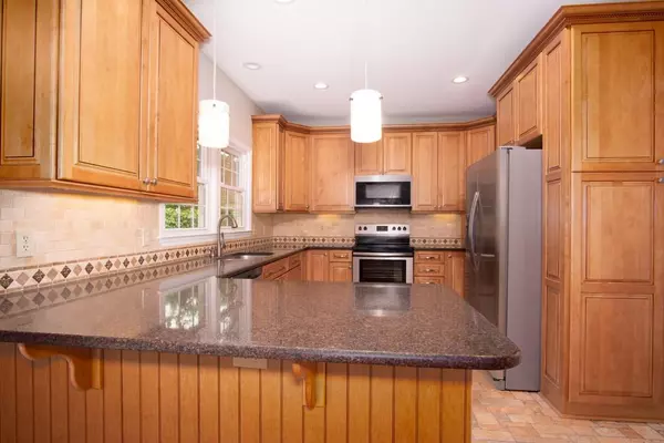 Alpharetta, GA 30022,115 Laurens Oak CT