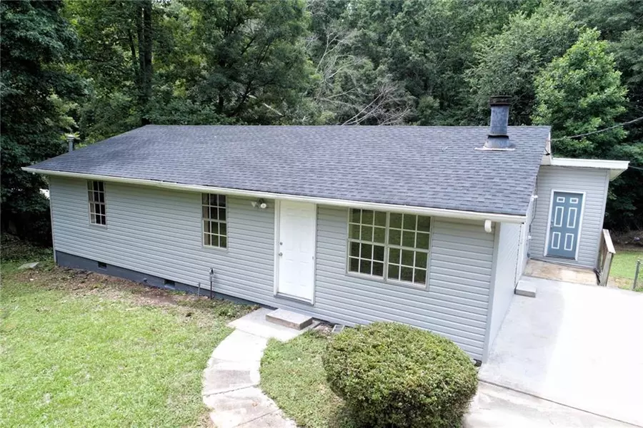 6687 Baker Dr., Lithia Springs, GA 30122