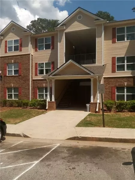 1303 Fairington Village DR, Lithonia, GA 30038