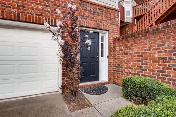 Sugar Hill, GA 30518,441 SANDTRAP LN