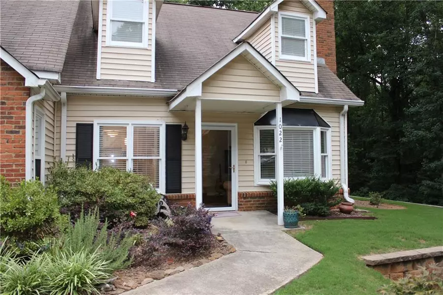 1022 Sasha LN #1022, Roswell, GA 30075