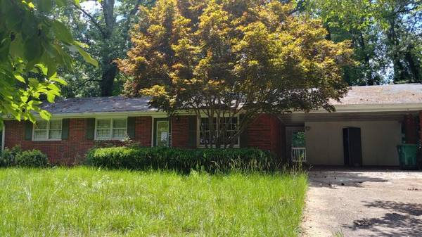 391 Derbyshire DR, Stone Mountain, GA 30088