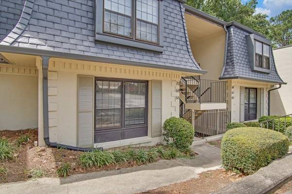 68 La Rue PL NW, Atlanta, GA 30327