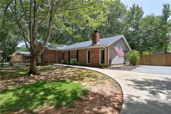 42 Parker Drive, Mcdonough, GA 30253