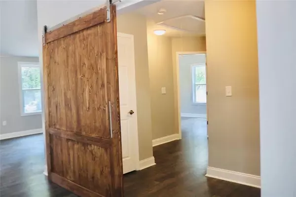 Decatur, GA 30032,1861 Meadow LN