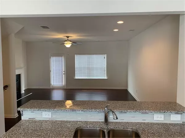 Atlanta, GA 30331,896 Society CIR #390