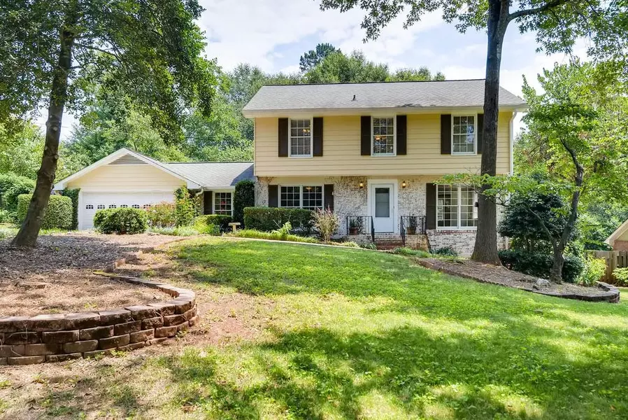 1135 CREST BROOK LN, Roswell, GA 30075