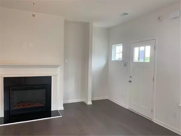 Atlanta, GA 30331,888 Ambient WAY #320