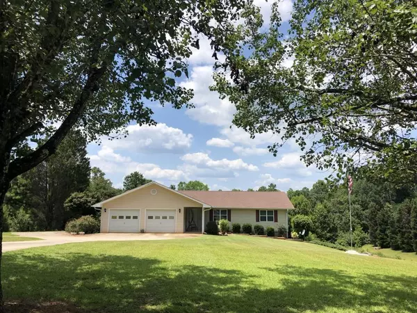 5611 W Chapel Hill RD, Douglasville, GA 30135