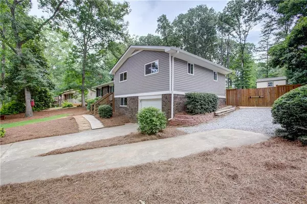 Acworth, GA 30102,5596 Forest Drive