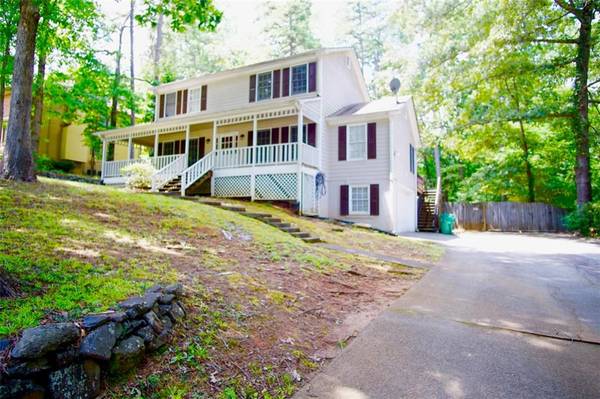 827 Pine Ridge DR, Stone Mountain, GA 30087