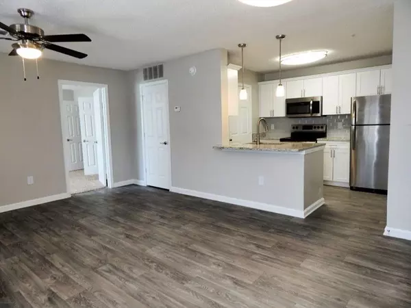 Dunwoody, GA 30338,100 Ashford Gables DR #8A-212