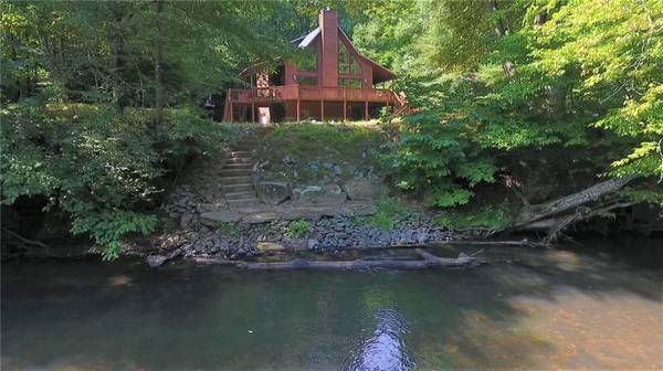 96 Holiday CT, Ellijay, GA 30540