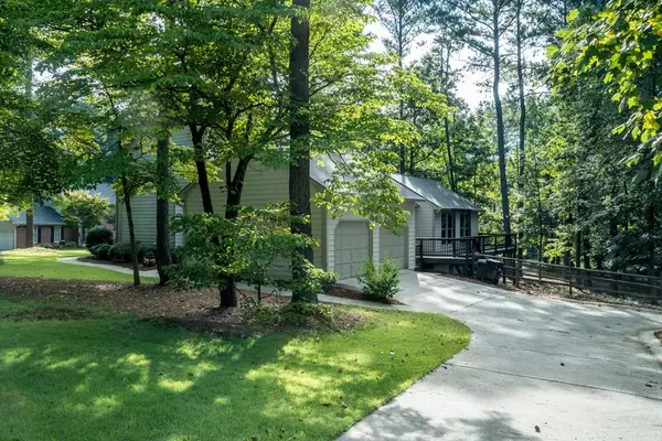 Alpharetta, GA 30005,8090 Willow Tree WAY