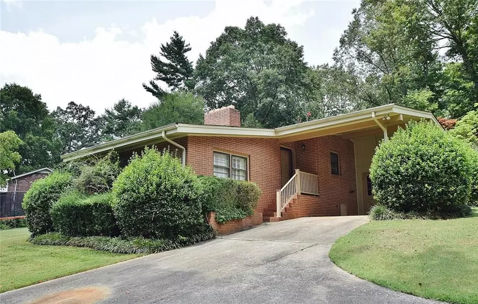 610 Holly DR, Gainesville, GA 30501