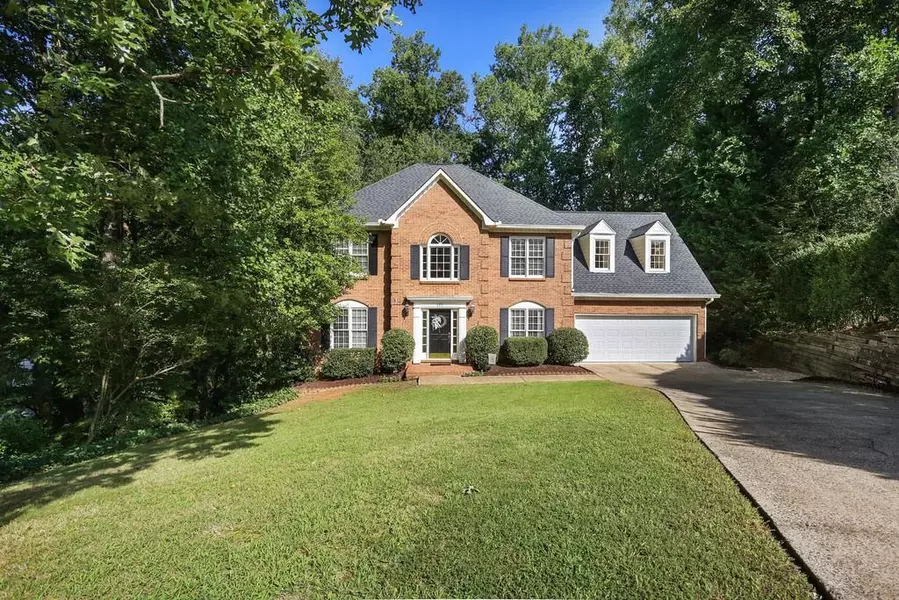 455 Log House CT, Roswell, GA 30075