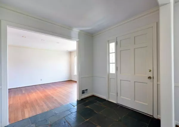 Atlanta, GA 30327,3420 Pine Meadow RD NW