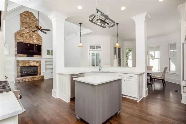 Roswell, GA 30075,11652 Crabapple RD