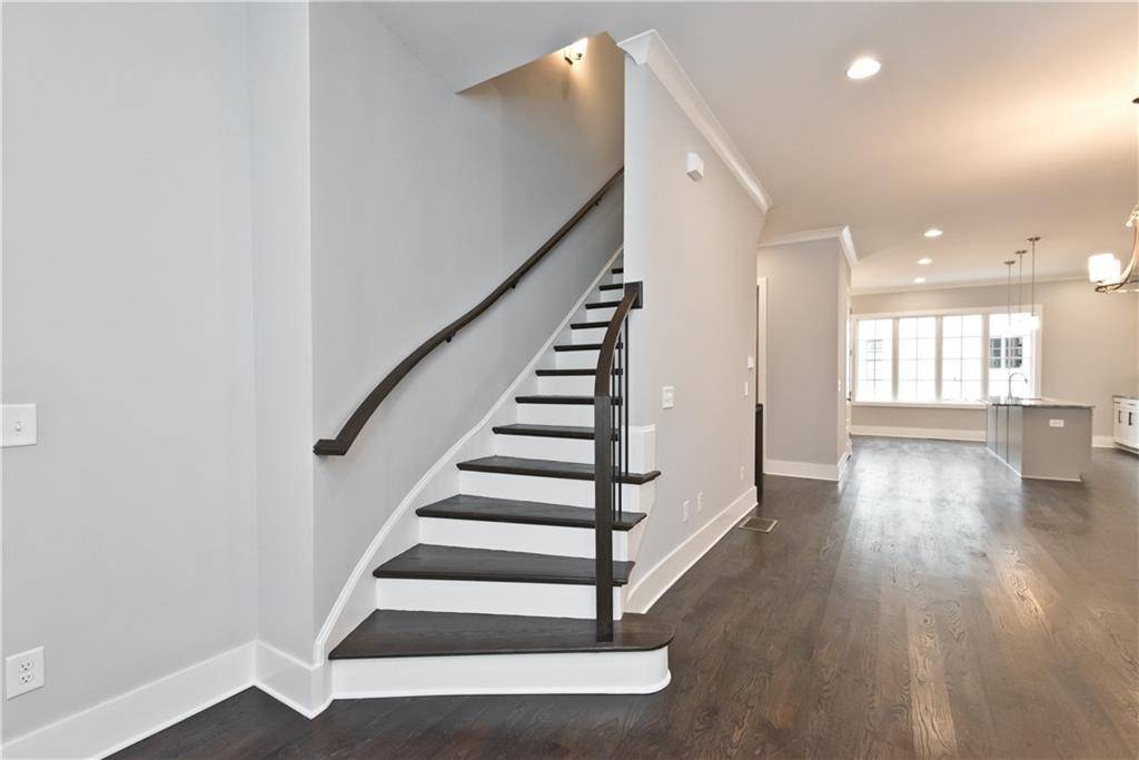 Atlanta, GA 30318,1816 Brooks DR #142