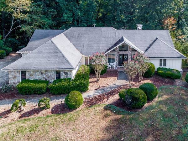 305 Richfield CT, Roswell, GA 30075