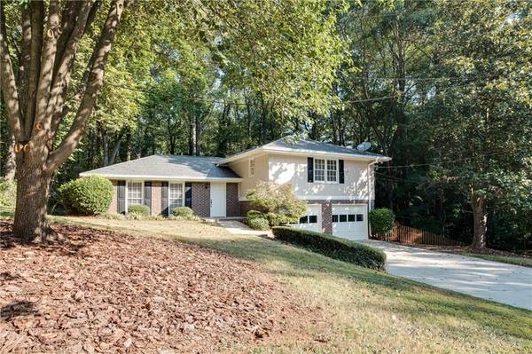 1585 Bainbridge LN, Roswell, GA 30076