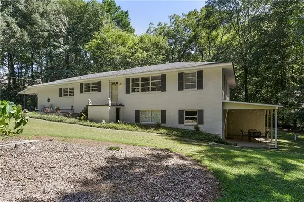 Roswell, GA 30075,10475 Crabapple RD