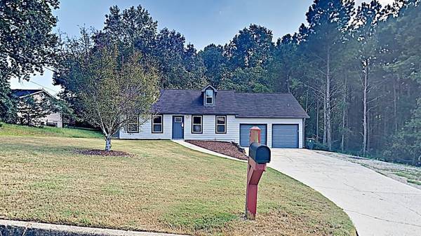 2135 Red Rose LN, Loganville, GA 30052