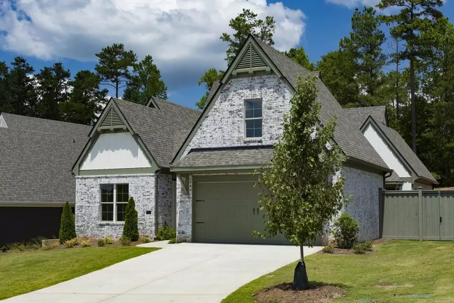 35 Arbor Garden CIR, Newnan, GA 30265