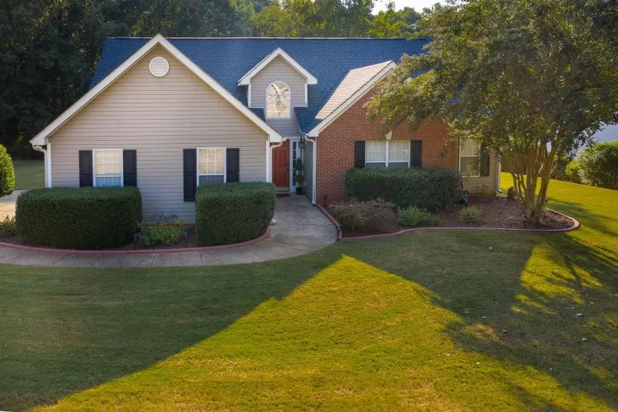 4672 Devencrest LN, Buford, GA 30519