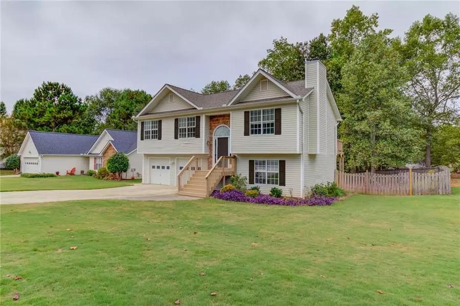 5318 Ashland DR, Flowery Branch, GA 30542