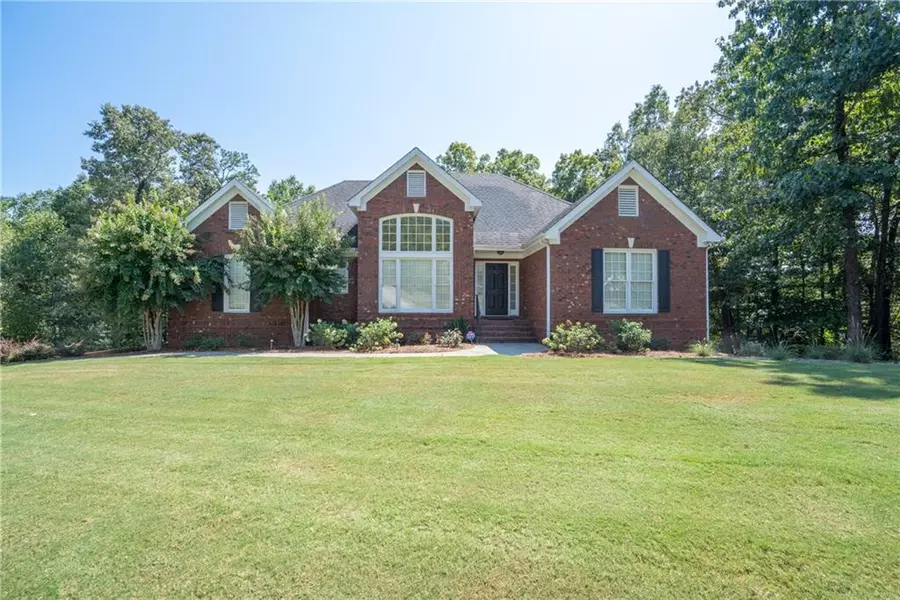 6035 Bateau DR, Flowery Branch, GA 30542