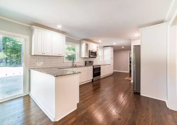 Stone Mountain, GA 30083,935 Rowland RD