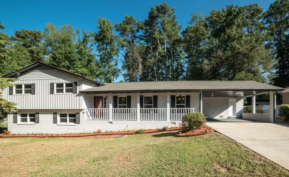 935 Rowland RD, Stone Mountain, GA 30083