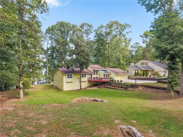 Buford, GA 30518,5930 Island View DR