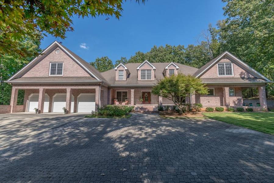 3591 Mansions Pkwy, Berkeley Lake, GA 30096