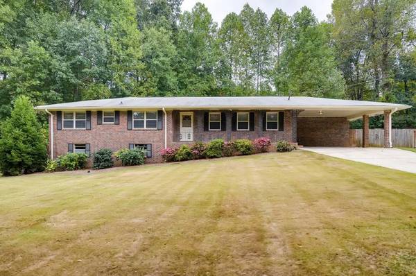 2143 Willow LN, Austell, GA 30106