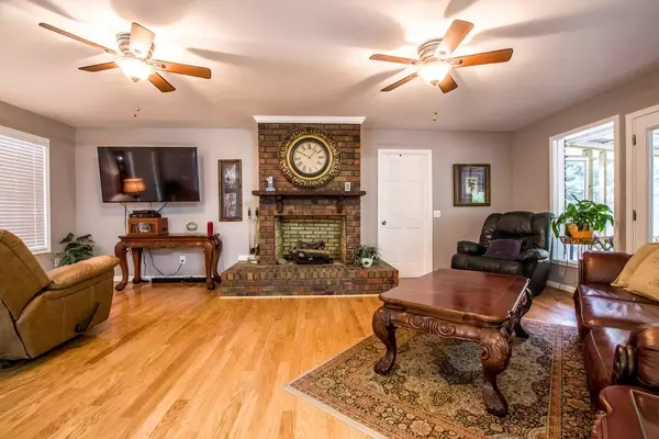 Calhoun, GA 30701,285 Lake DR SE