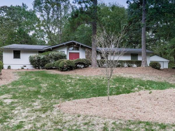 3785 Cherokee PL SE, Marietta, GA 30067