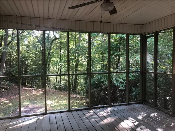 Ellijay, GA 30536,73 Bennett RDG